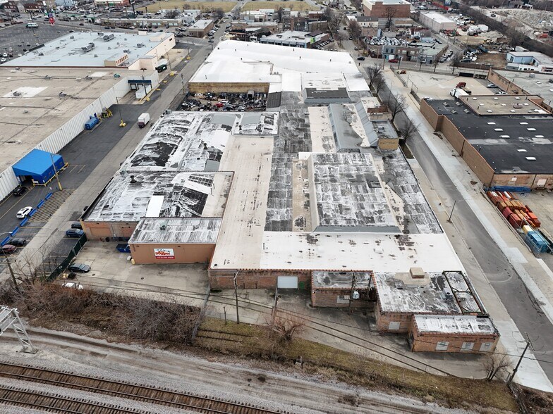 1750 N Kilbourn Ave, Chicago, IL à louer - Photo de l’immeuble – Image 3 sur 4