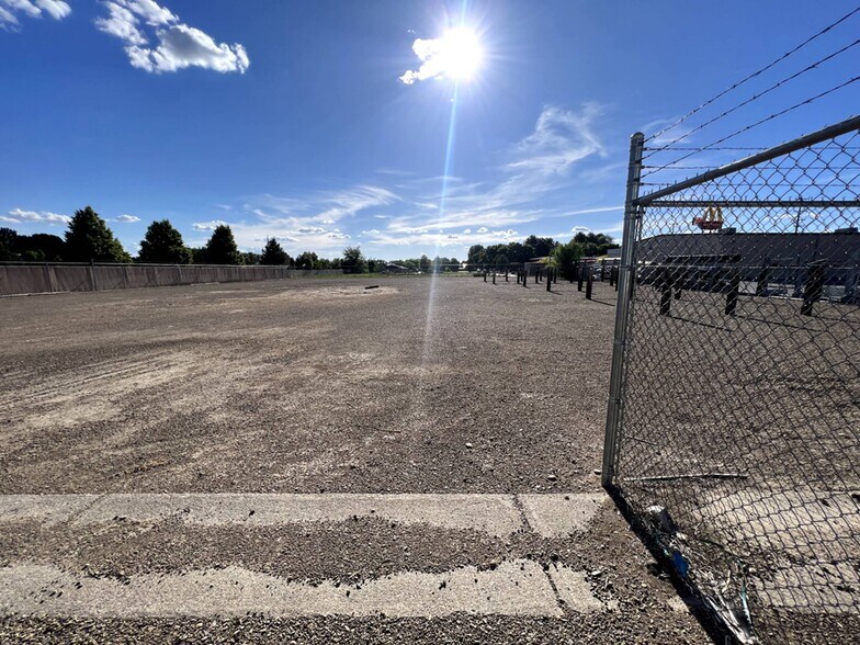 685 W Airbase Rd, Mountain Home, ID à louer - Photo de l’immeuble – Image 3 sur 5