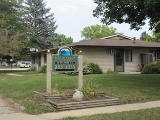 102 8th Ave NW, Oelwein, IA à vendre - Photo principale – Image 1 sur 15