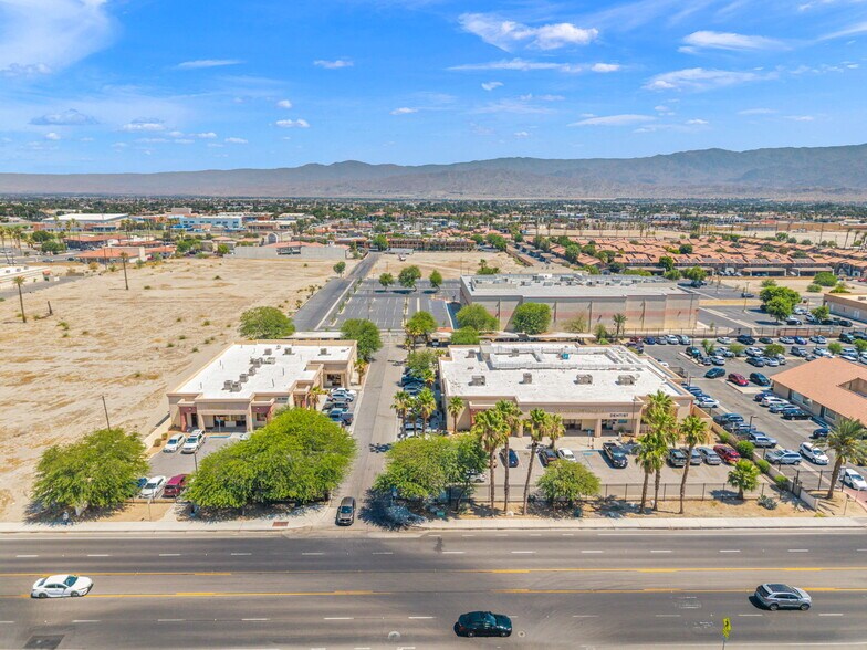 81800 & 81812 Doctor Carreon Blvd, Indio portefeuille de 2 biens à vendre sur LoopNet.fr - Photo de l’immeuble – Image 2 sur 32