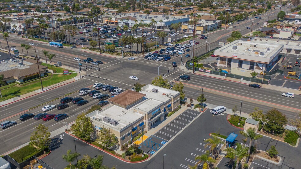 20001 Brookhurst St, Huntington Beach, CA à vendre - Photo de l’immeuble – Image 3 sur 20