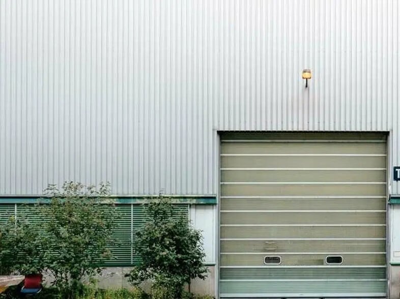Industriel/Logistique dans ANTRAN à louer - Photo de l’immeuble – Image 1 sur 1