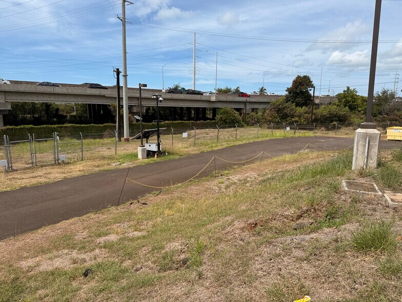 Pearl City Industrial Portfolio portefeuille de 3 biens à vendre sur LoopNet.fr - Photo de l’immeuble – Image 3 sur 13