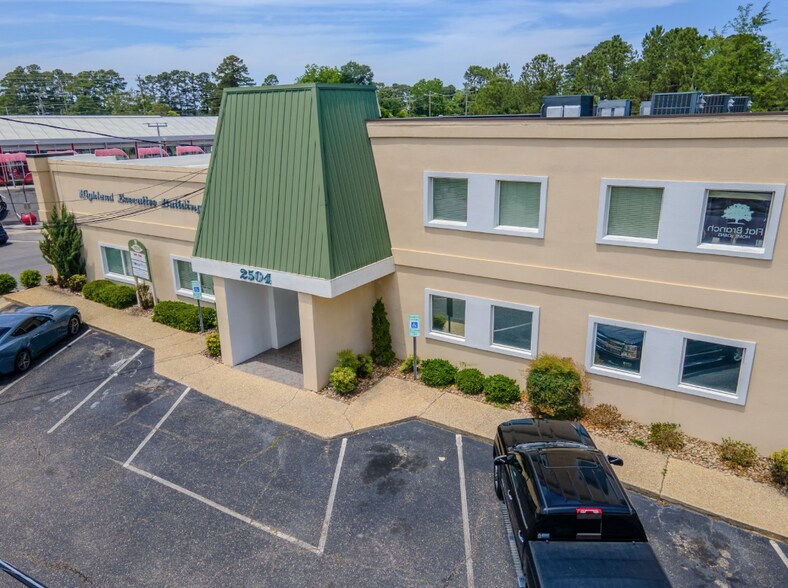 2504 Raeford Rd, Fayetteville, NC à louer - Photo de l’immeuble – Image 1 sur 10