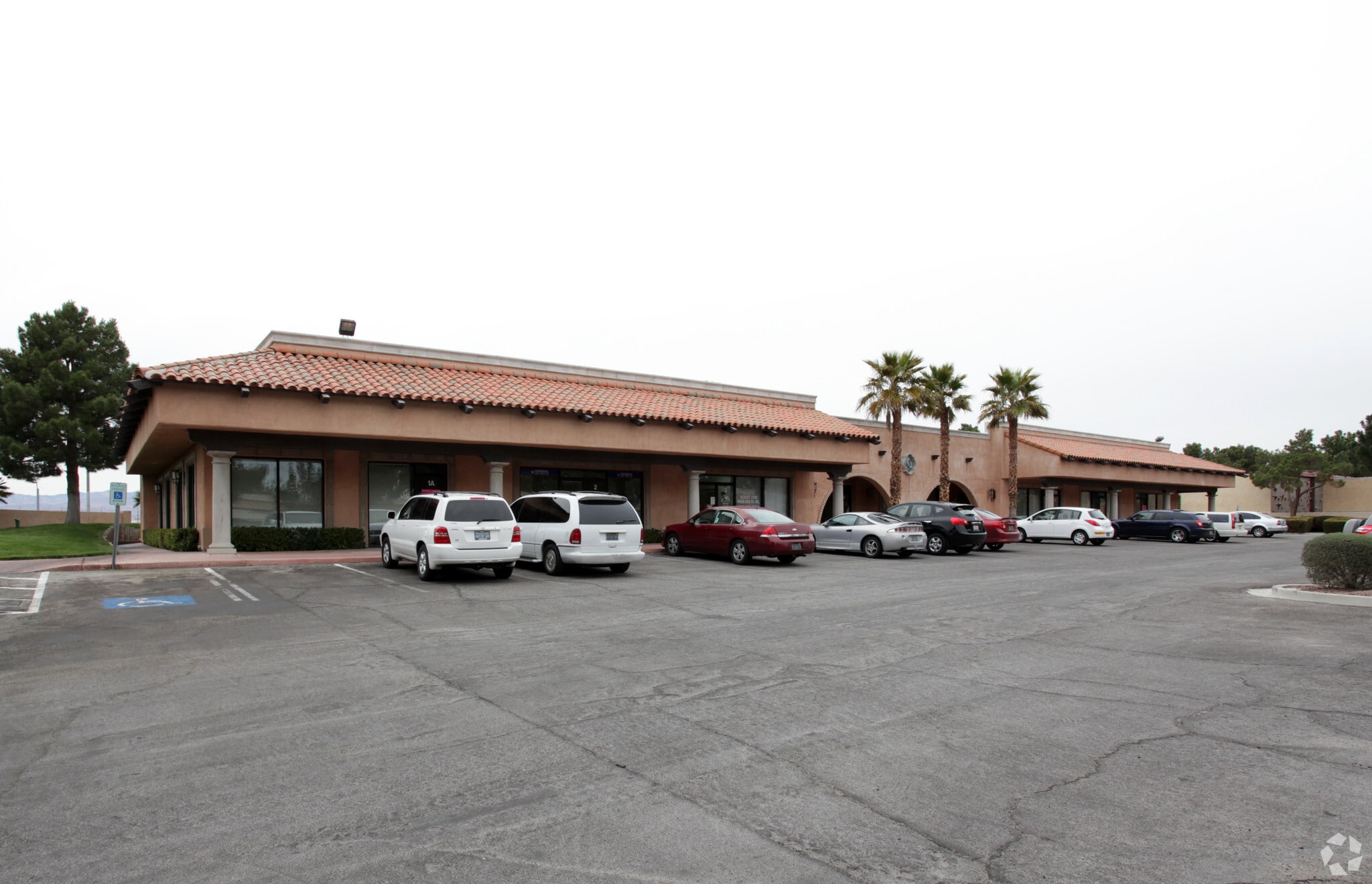 6330 S Eastern Ave, Las Vegas, NV à louer Photo principale– Image 1 sur 104