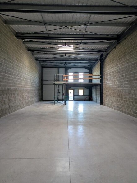 Local commercial dans Bretteville-sur-Odon à vendre - Photo intérieure – Image 3 sur 4
