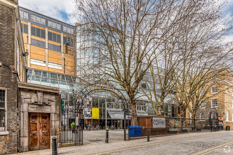 91 Brick Ln, Londres à louer - Photo de l’immeuble – Image 2 sur 7