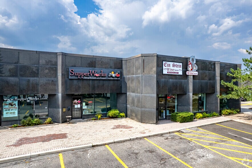 481 N Service Rd, Oakville, ON à louer - Photo de l’immeuble – Image 3 sur 3