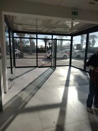 Local d’activités dans Canet-en-Roussillon à louer Photo de l’immeuble– Image 1 sur 5