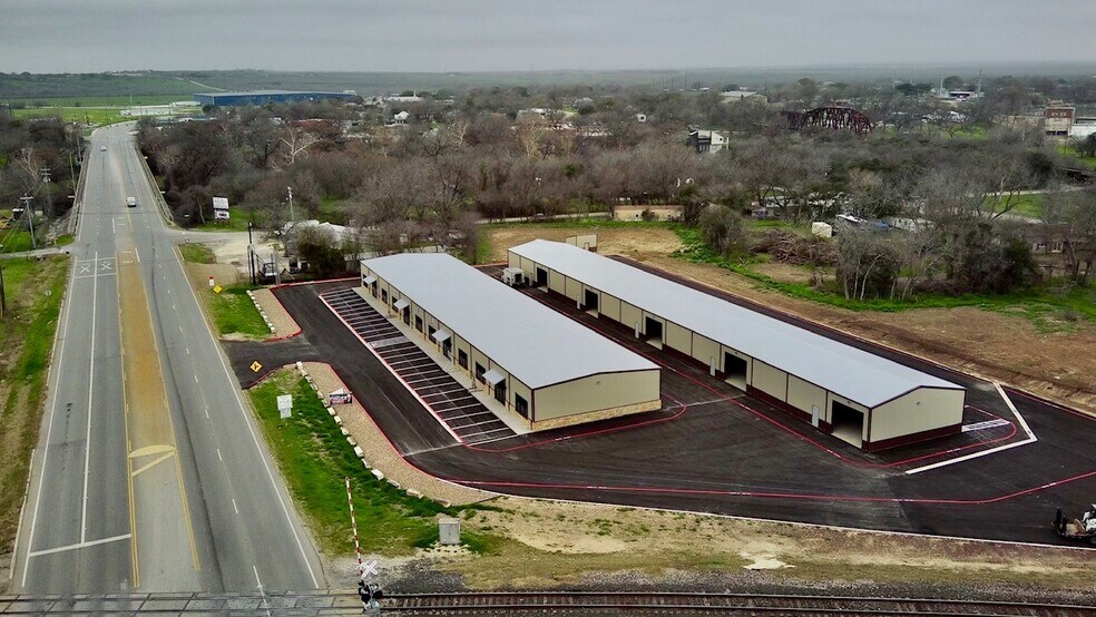 3556 FM 78, McQueeney, TX à louer - Photo de l’immeuble – Image 3 sur 4