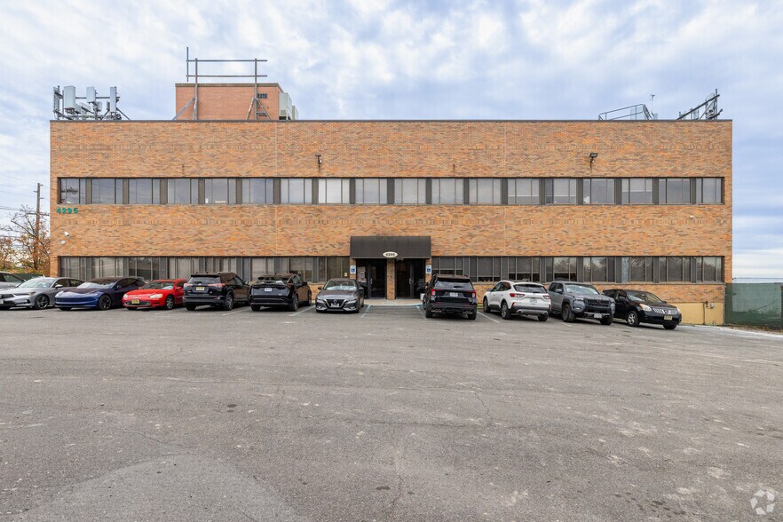 4295 Arthur Kill Rd, Staten Island, NY à louer - Photo de l’immeuble – Image 3 sur 4