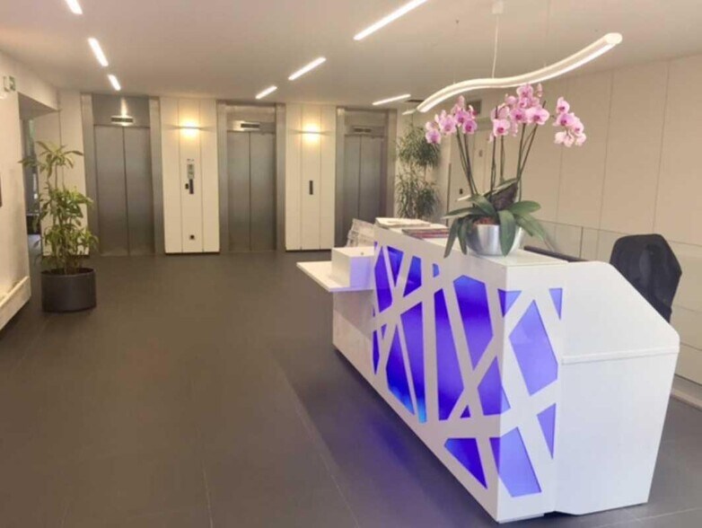 Bureau dans Charenton-le-Pont à louer - Photo de l’immeuble – Image 2 sur 5
