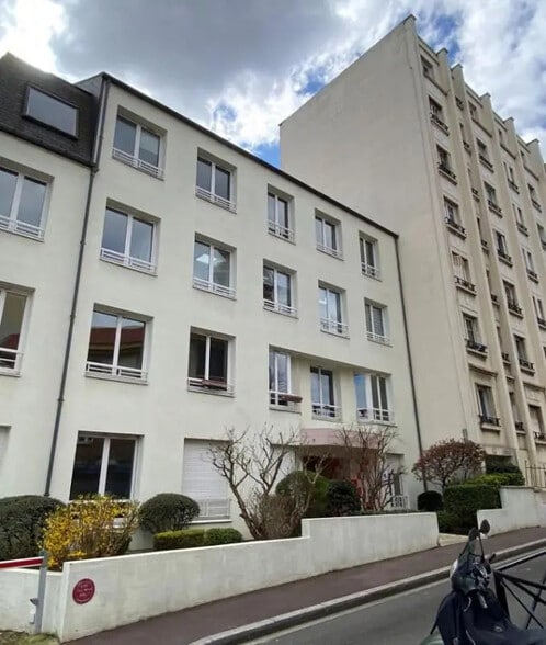 Bureau dans Joinville-le-Pont à louer - Photo de l’immeuble – Image 3 sur 7