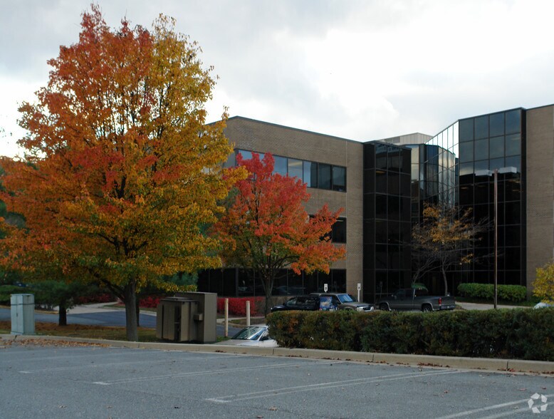 804 W Diamond Ave, Gaithersburg, MD à louer - Photo de l’immeuble – Image 3 sur 15