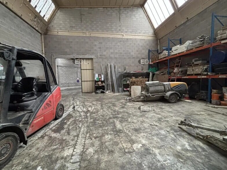 Industriel/Logistique dans Brières-les-Scellés à vendre - Photo de l’immeuble – Image 2 sur 5