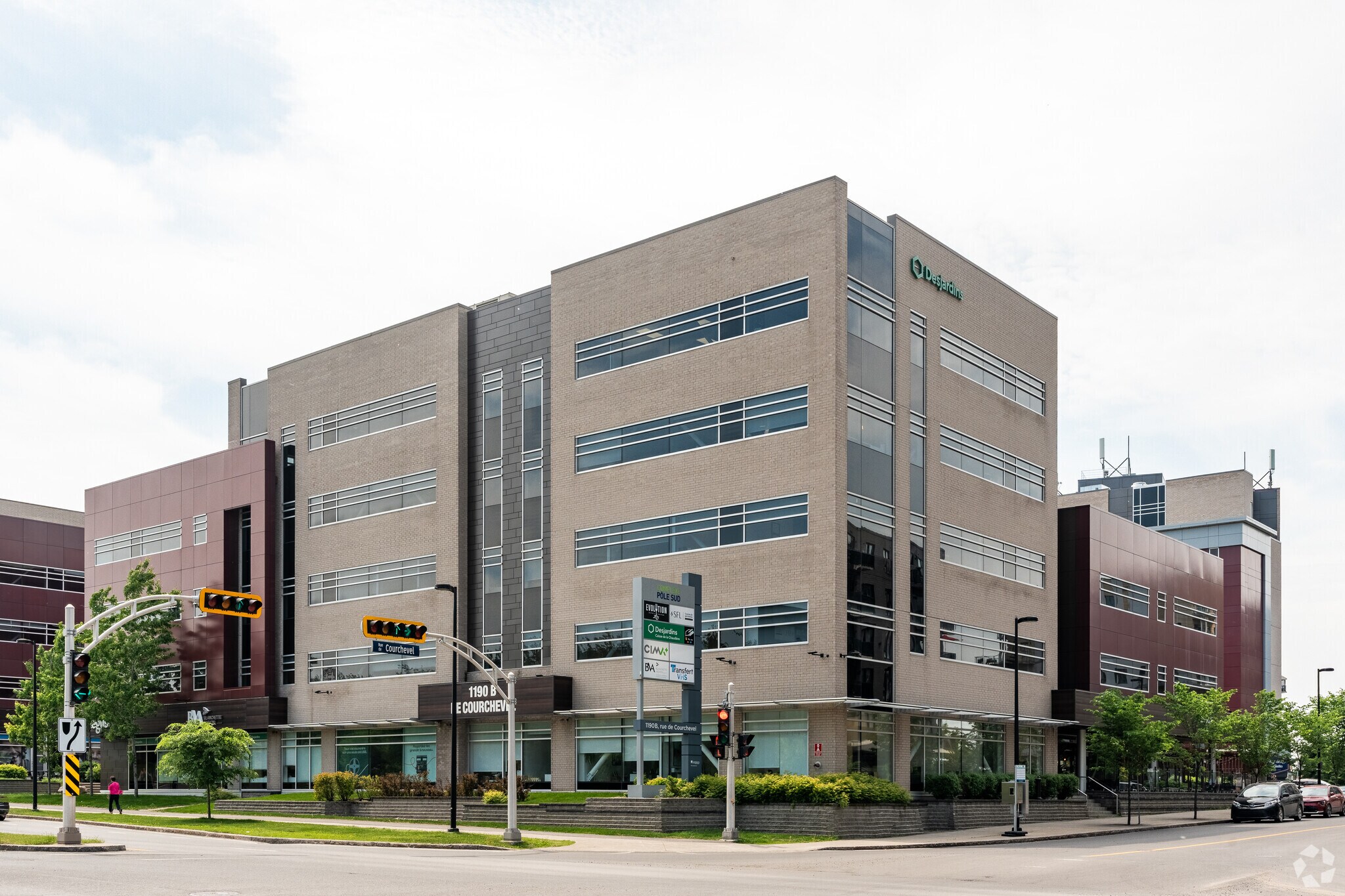 1190B Rue De Courchevel, Lévis, QC à louer Photo de l’immeuble– Image 1 sur 17