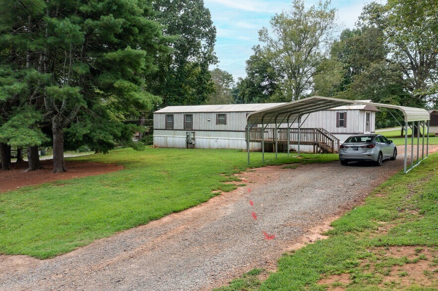 7410 Olin Rd, Pfafftown, NC à vendre - Photo principale – Image 1 sur 1