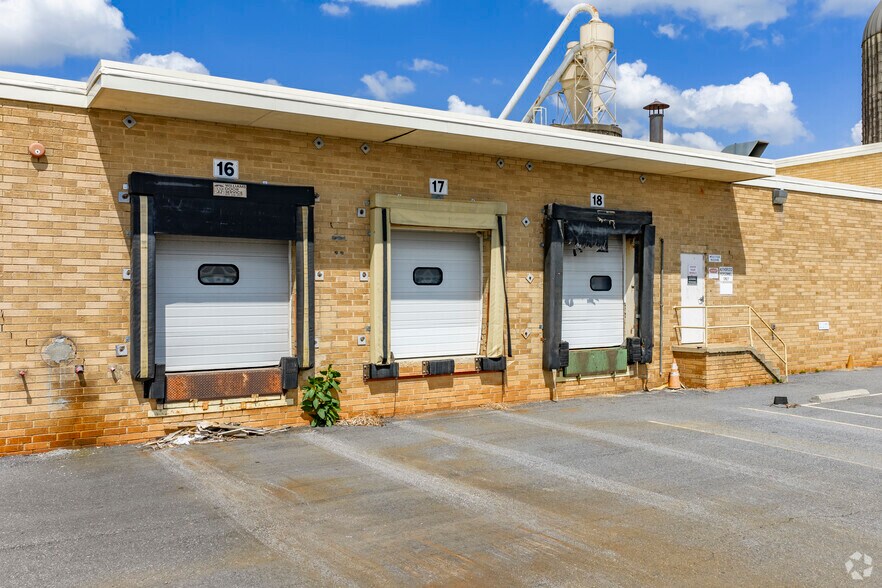 375 Sharpe Ln, Hiddenite, NC à vendre - Photo de l’immeuble – Image 3 sur 6