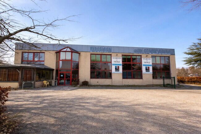 Plus de détails pour Local d’activités à vendre