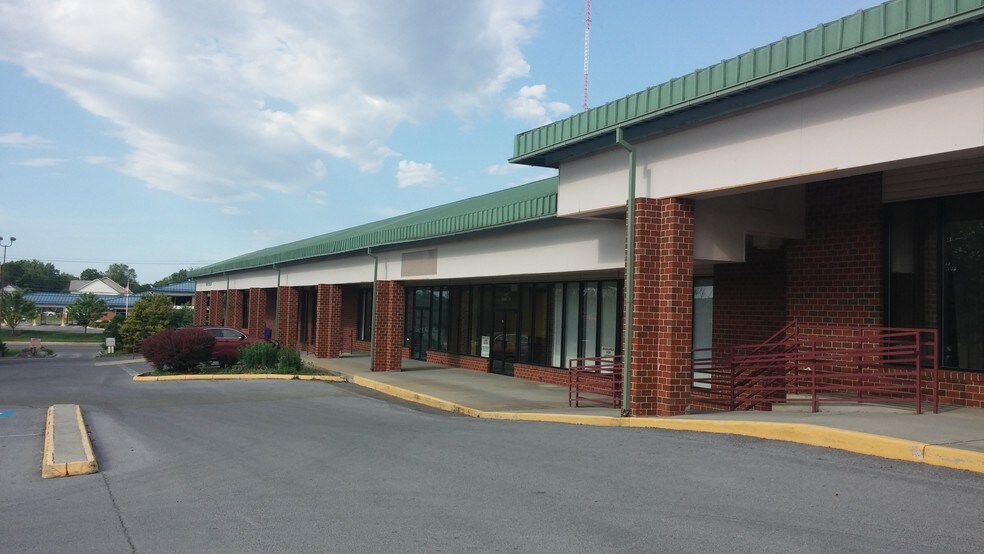 198-216 S Viking Way, Martinsburg, WV à louer - Photo de l’immeuble – Image 2 sur 4