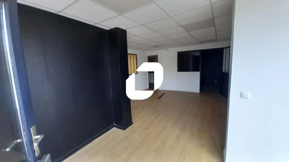 Local commercial dans VILLENEUVE-D'ASCQ à louer - Photo de l’immeuble – Image 1 sur 7