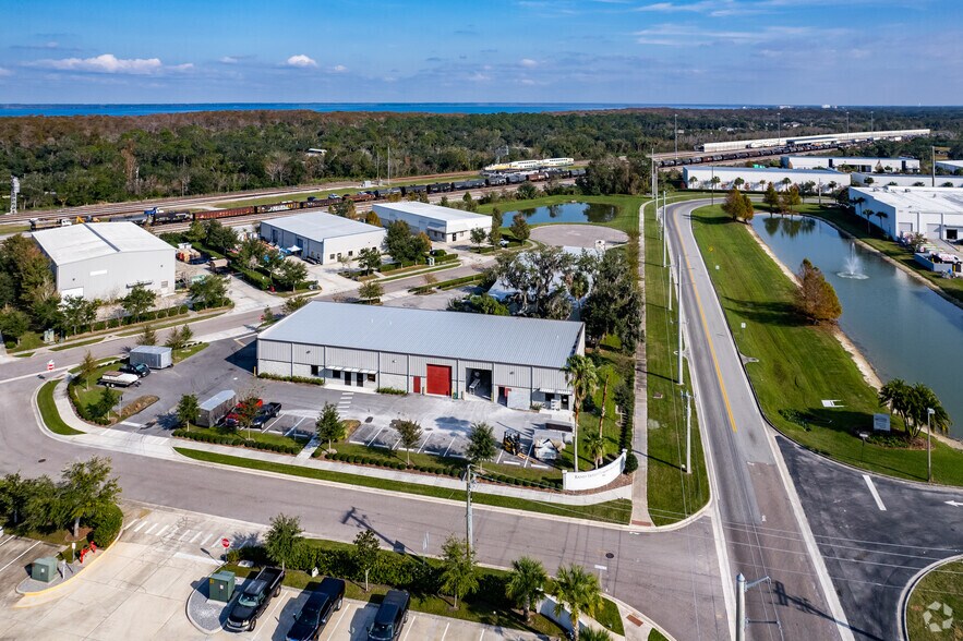 715 Golden Spike Ln, Sanford, FL à louer - Aérien – Image 2 sur 22
