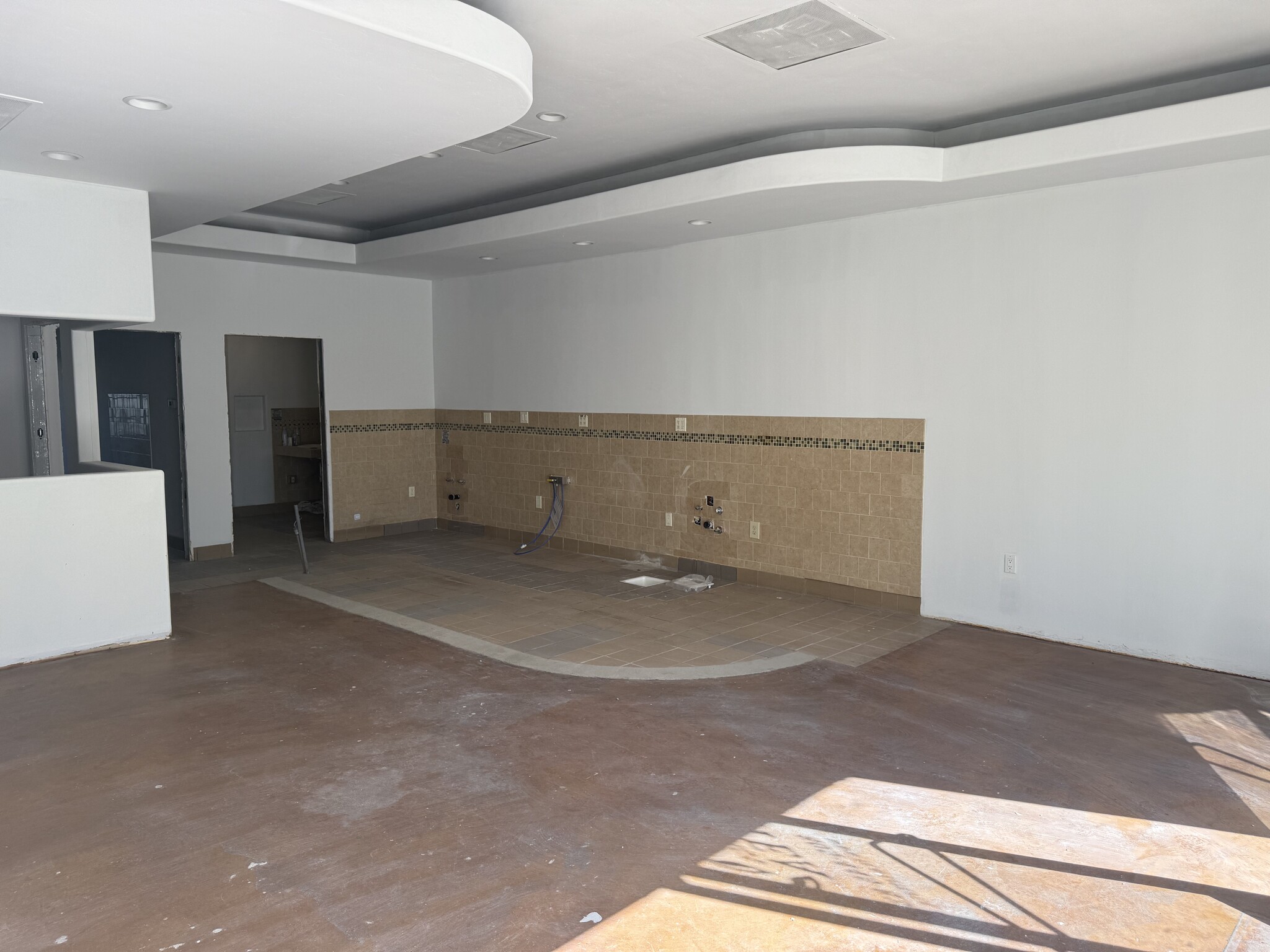 330-390 N Lantana St, Camarillo, CA à louer Photo intérieure– Image 1 sur 5