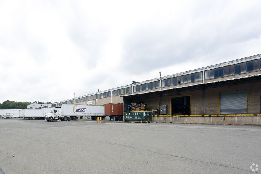 1200 Fuller Rd, Linden, NJ à louer - Photo de l’immeuble – Image 3 sur 6