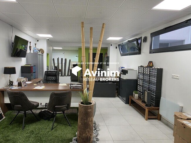 Plus de détails pour Local commercial à vendre