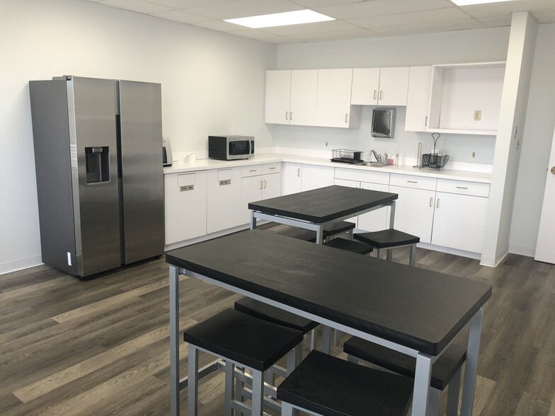 1851 W Galena Blvd, Aurora, IL à louer - Photo de l’immeuble – Image 3 sur 3