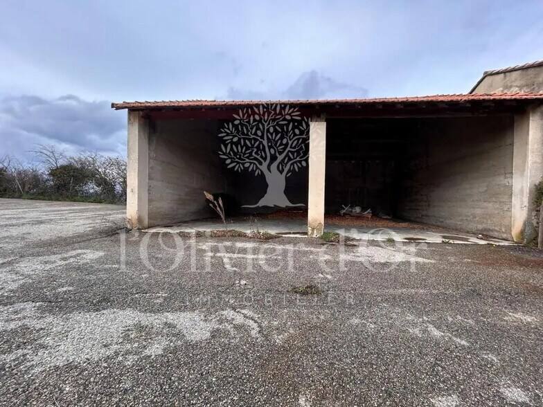 Industriel/Logistique dans Suze-la-Rousse à vendre - Photo de l’immeuble – Image 3 sur 3