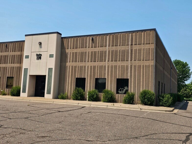 855 Cleveland St S, Cambridge, MN à louer - Photo de l’immeuble – Image 2 sur 7