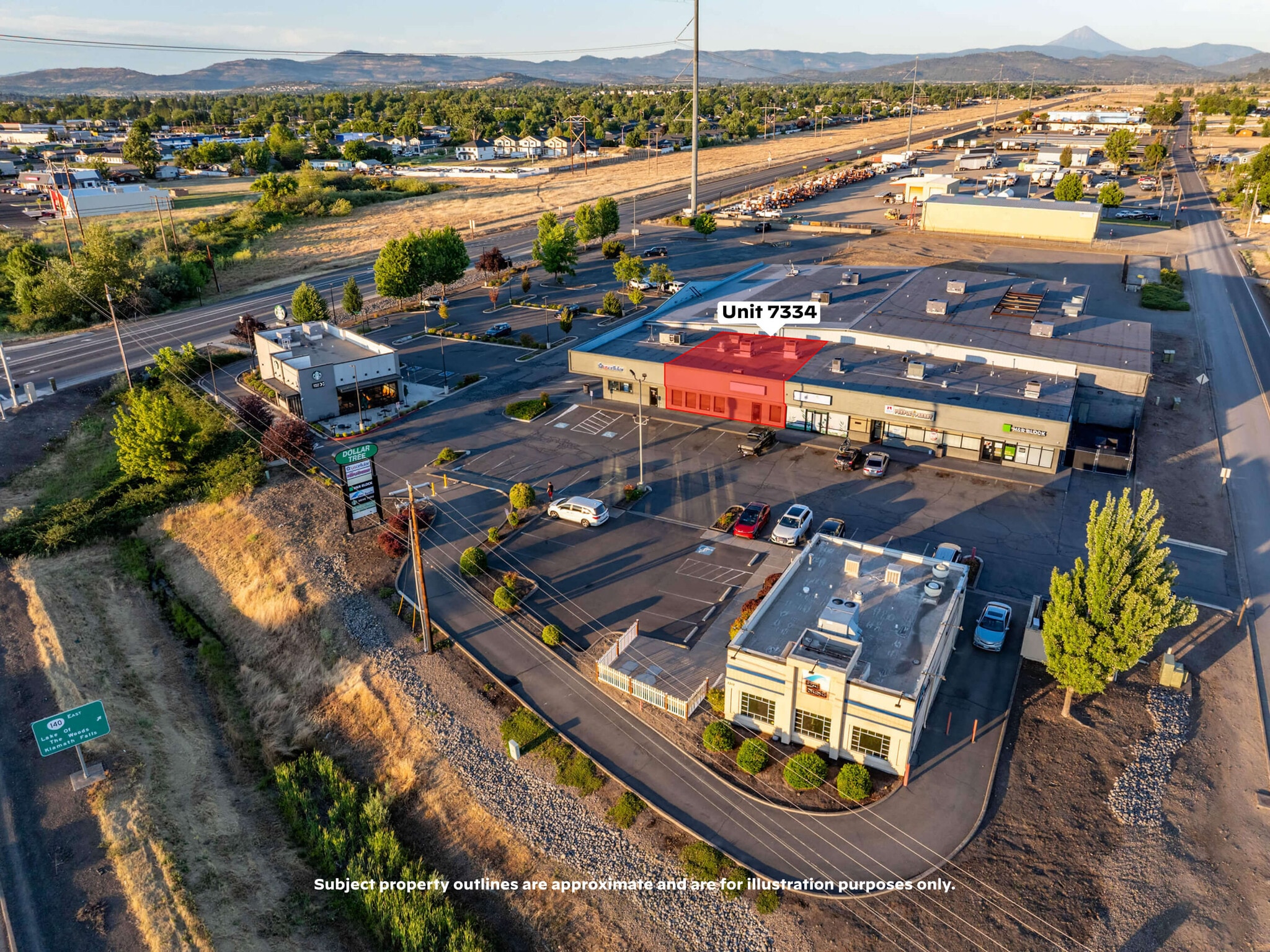 7334 Crater Lake Hwy, White City, OR à louer Photo intérieure– Image 1 sur 25