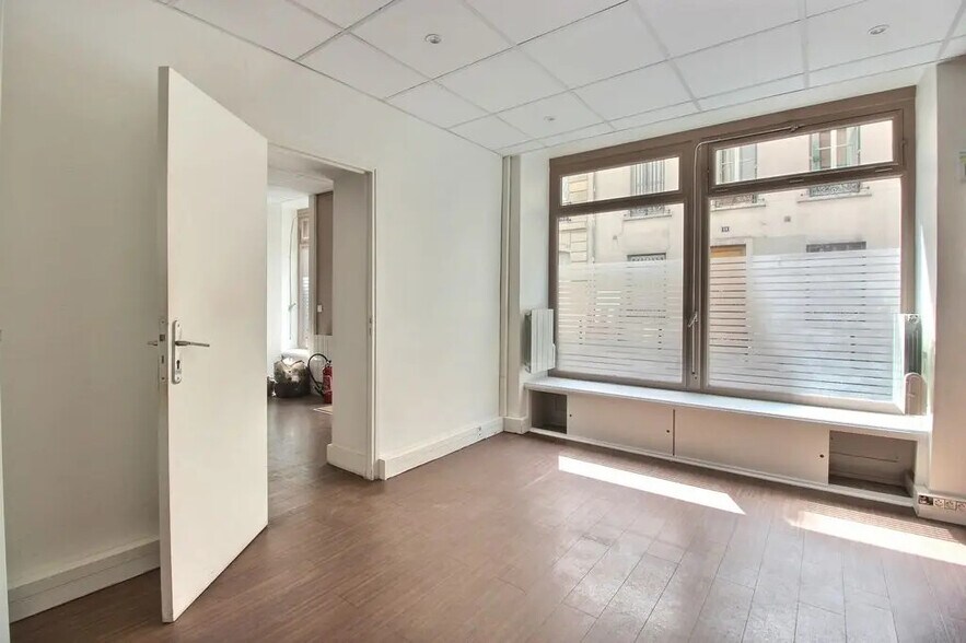 Bureau dans Paris à louer - Photo de l’immeuble – Image 1 sur 8