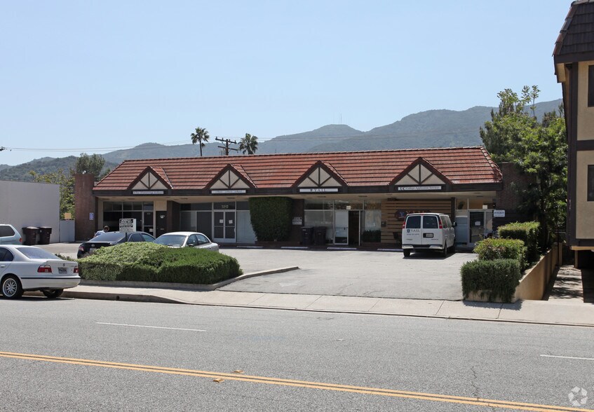 3210-3216 Honolulu Ave, Glendale, CA à louer - Photo principale – Image 1 sur 12