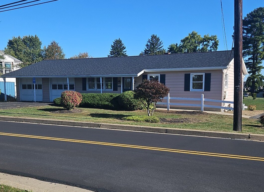 823 Rose St, Indiana, PA à louer Photo principale– Image 1 sur 10
