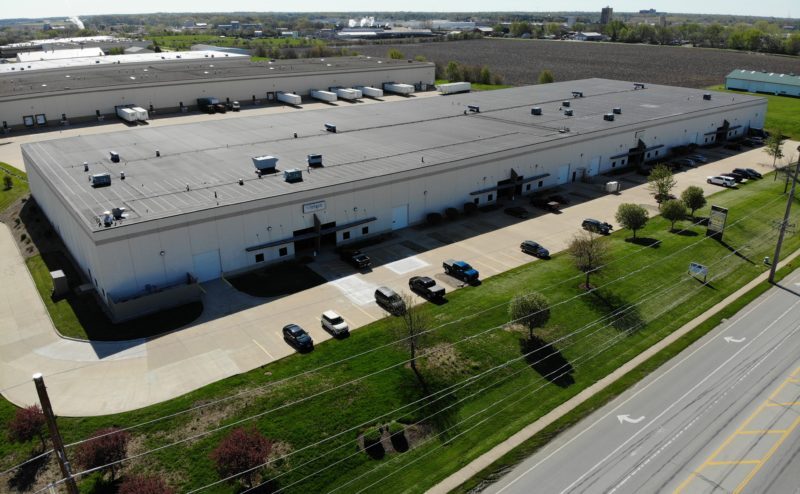 101 Mercury Dr, Champaign, IL à louer - Photo de l’immeuble – Image 2 sur 5