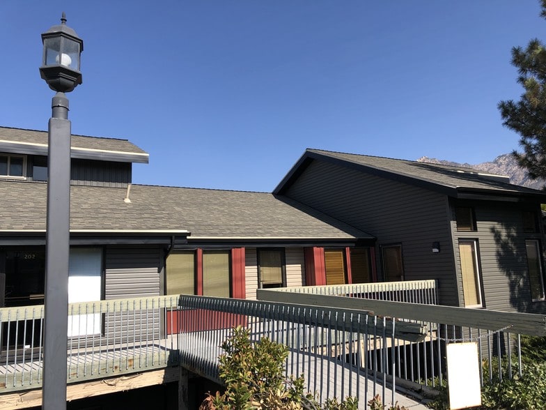 2469 E Fort Union Blvd, Salt Lake City, UT à vendre - Photo principale – Image 3 sur 6