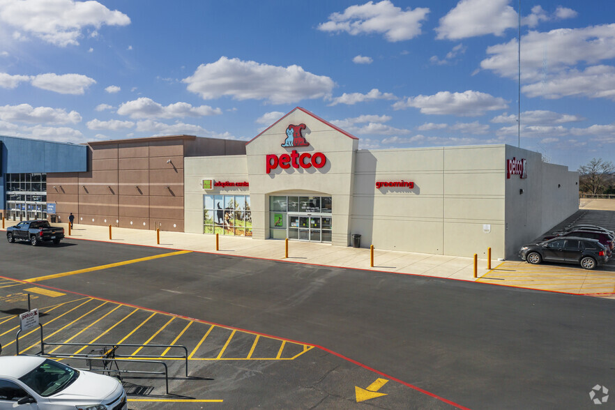 6001 NW Loop 410, San Antonio, TX à louer - Photo de l’immeuble – Image 3 sur 6
