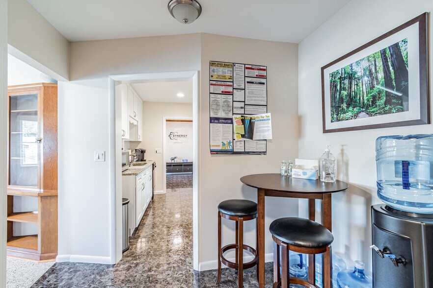 110 Crenshaw Lake Rd, Lutz, FL à louer - Photo de l’immeuble – Image 3 sur 25