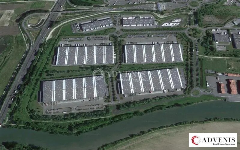 Industriel/Logistique dans Longueil-Sainte-Marie à louer - Photo de l’immeuble – Image 1 sur 3