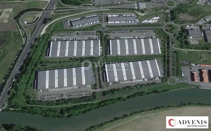 Industriel/Logistique dans Longueil-Sainte-Marie à louer Photo de l’immeuble– Image 1 sur 4