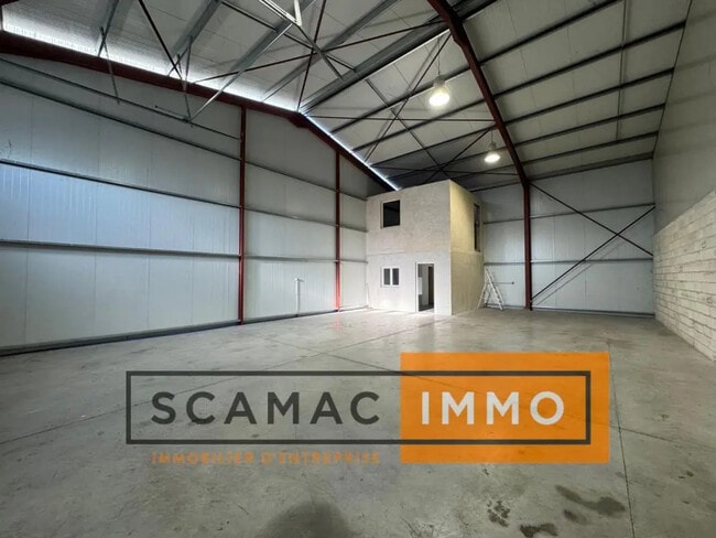 Plus de détails pour Bureau, Industriel/Logistique à louer