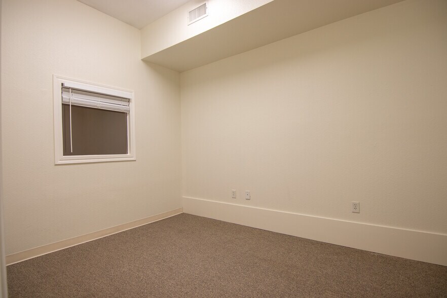 1015 S Main St, Lumberton, TX à louer - Photo de l’immeuble – Image 3 sur 12