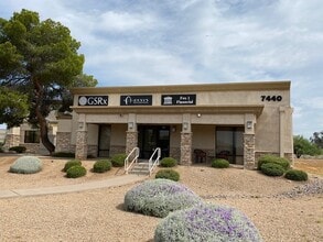 7440 E Karen Dr, Scottsdale, AZ à louer Photo de l’immeuble– Image 2 sur 19