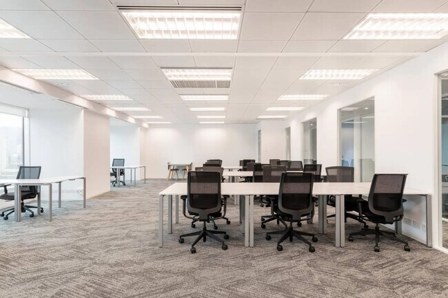 Plus de détails pour 655 Rue René Descartes, Aix-en-Provence - Bureau à louer