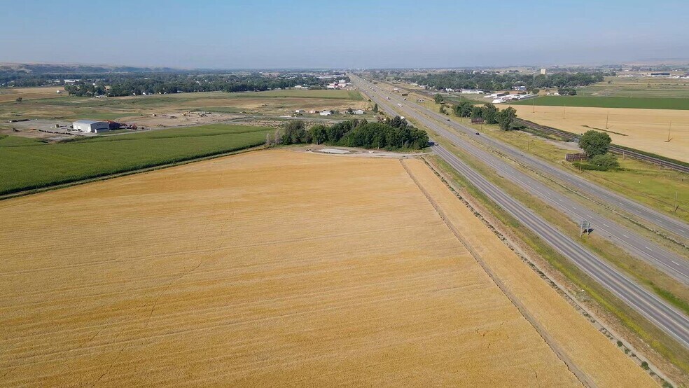 8374 S Frontage Rd, Billings, MT à vendre - Vidéo sur l’annonce professionnelle – Image 2 sur 12