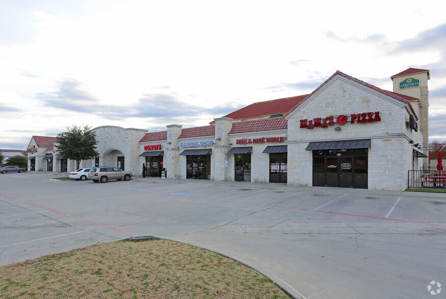 26 E Debbie Ln, Mansfield, TX à louer - Photo de l’immeuble – Image 2 sur 4