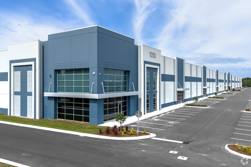 Pace Rd, Auburndale, FL à louer - Photo de l’immeuble – Image 3 sur 20