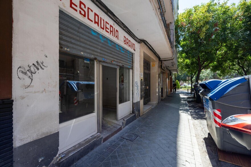 Calle Doctor Pareja Yébenes, 10, Granada, Granada à vendre - Photo de l’immeuble – Image 3 sur 19